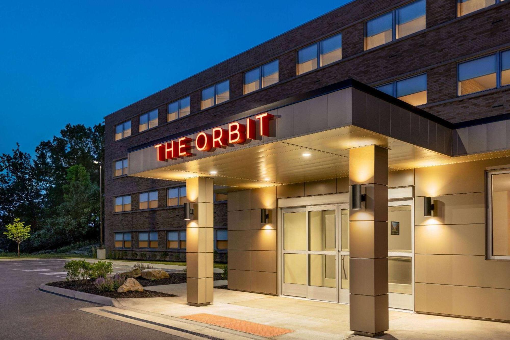The Orbit Hotel, Trademark Collection By Wyndham Fairview Park Exterior photo